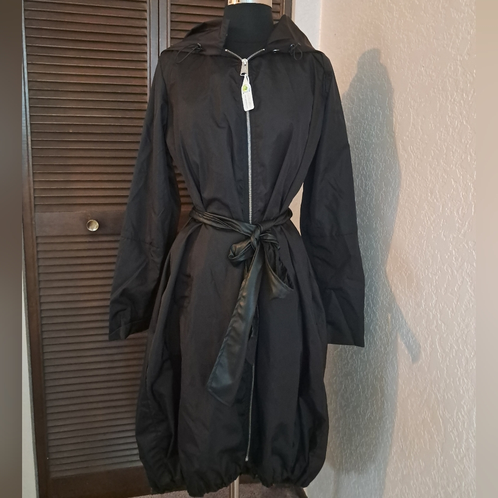 Aakasha Rain Jacket Large Hood